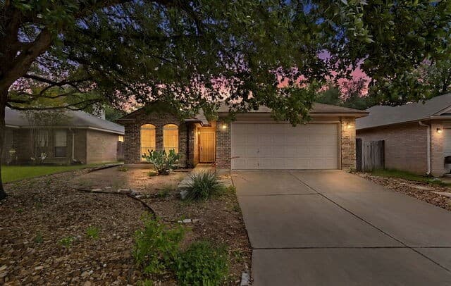3-bedroom rental at 5846 Larkmeadow in San Antonio, TX — photo 1