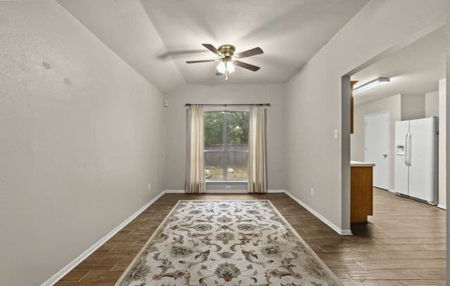 3-bedroom rental at 5846 Larkmeadow in San Antonio, TX — photo 5
