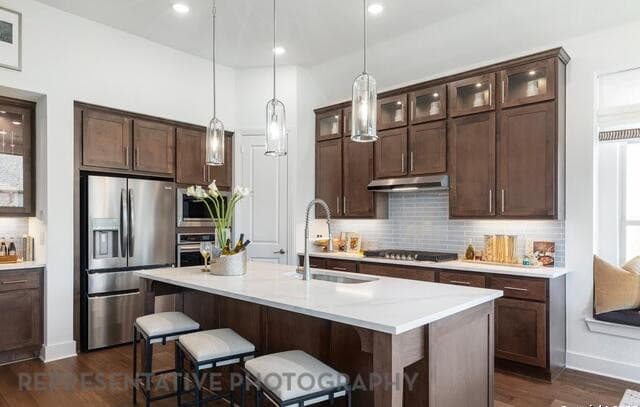 4-bedroom rental at 255 White Oak in Castroville, TX — photo 2