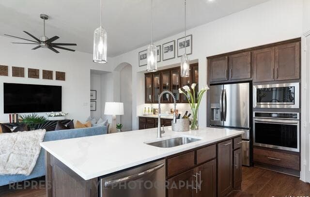 4-bedroom rental at 255 White Oak in Castroville, TX — photo 4