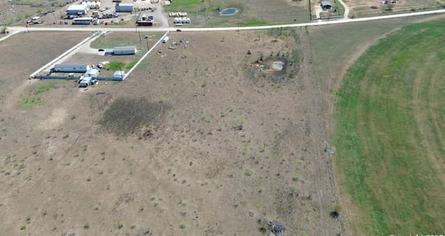 rental at 0 County Road 483 in Nixon, TX — photo 2