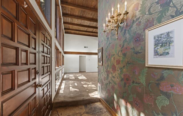 4-bedroom rental at 3227 Old Blue Ridge in San Antonio, TX — photo 2