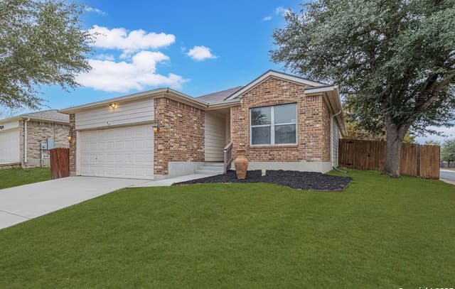 3-bedroom rental at 5200 Columbia in Cibolo, TX — photo 4