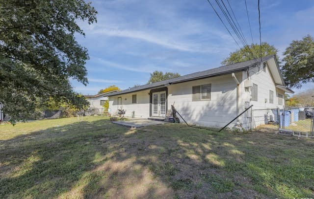 3-bedroom rental at 3411 Vinecrest in Kirby, TX — photo 4