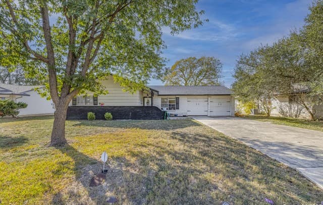 3-bedroom rental at 3411 Vinecrest in Kirby, TX — photo 5