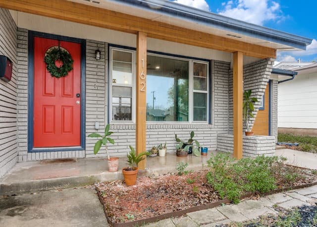 4-bedroom rental at 162 Sullivan in San Antonio, TX — photo 3