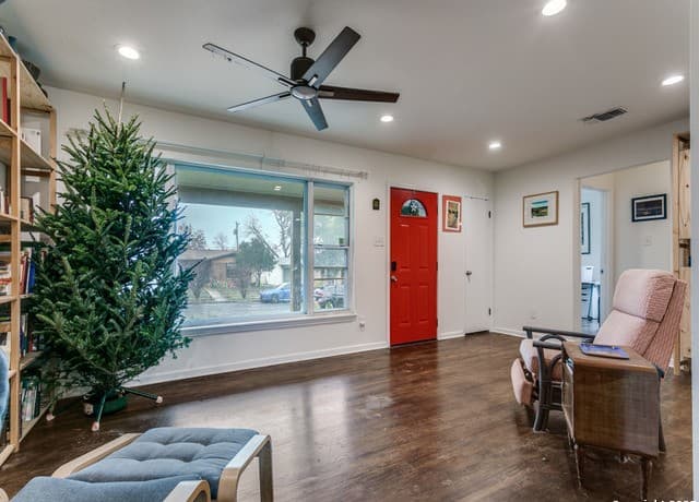 4-bedroom rental at 162 Sullivan in San Antonio, TX — photo 4