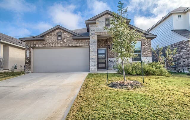 4-bedroom rental at 14922 Palmer in San Antonio, TX — photo 1