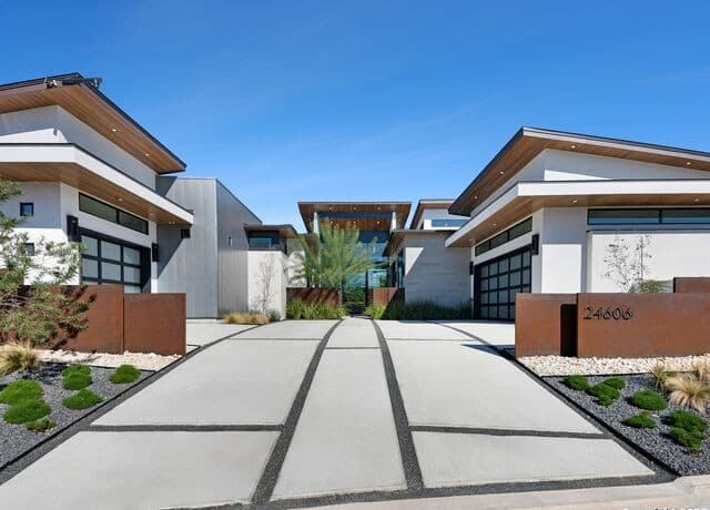 4-bedroom rental at 24606 Cliff Line in San Antonio, TX — photo 1