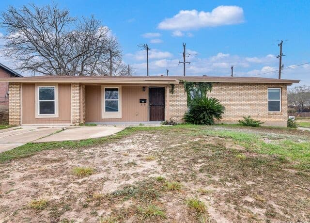3-bedroom rental at 3947 Southport Drive in San Antonio, TX — photo 5