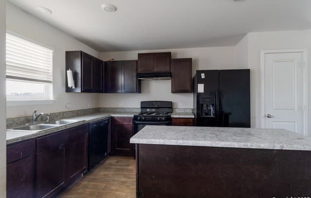 3-bedroom rental at 5965 Kendall Prairie in San Antonio, TX — photo 5