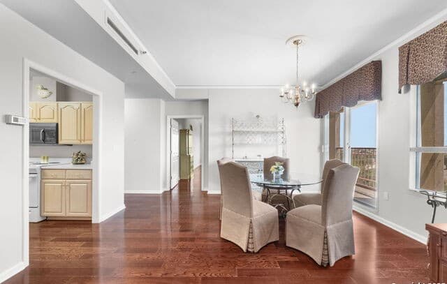2-bedroom rental at 7123 Thrush View Unit 35 in San Antonio, TX — photo 2