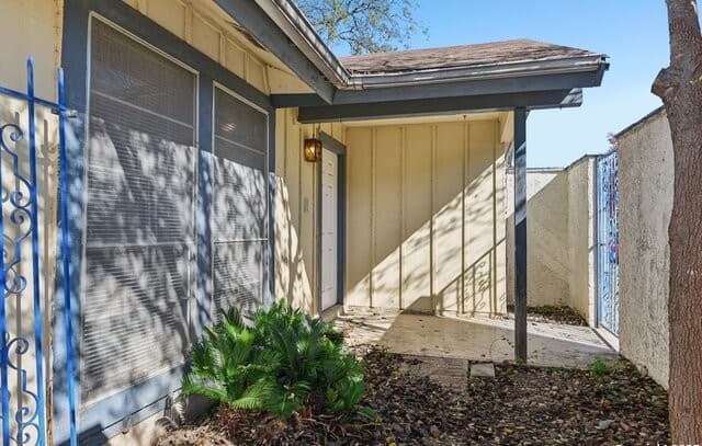 4-bedroom rental at 8203 Phoenix in Universal City, TX — photo 5
