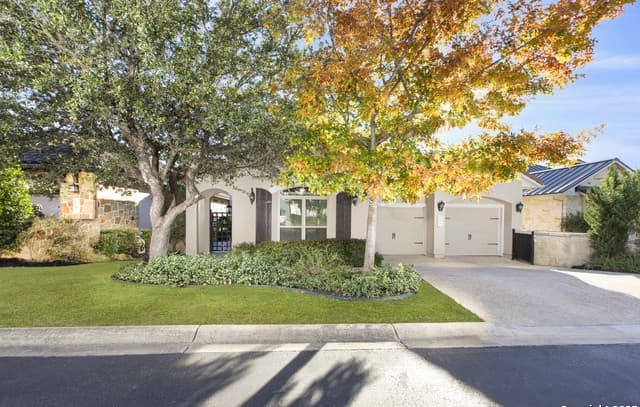 3-bedroom rental at 10 Denbury Gln in San Antonio, TX — photo 1