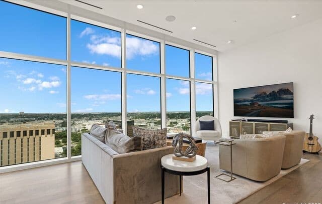 3-bedroom rental at 123 Lexington Unit 1806 in San Antonio, TX — photo 4