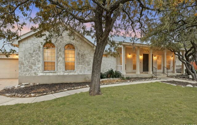 4-bedroom rental at 306 Hornpipe Hls in San Antonio, TX — photo 1