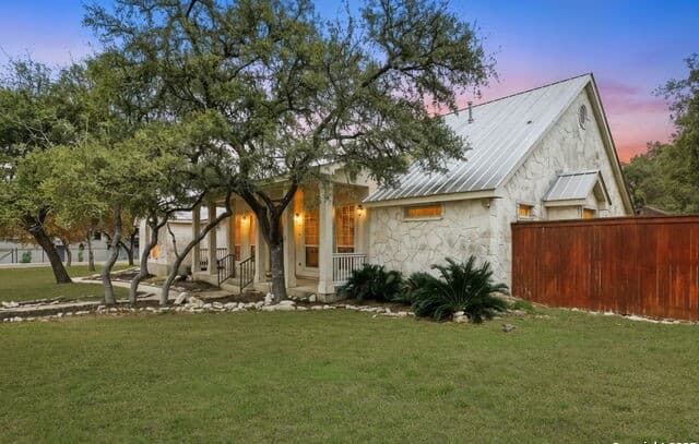 4-bedroom rental at 306 Hornpipe Hls in San Antonio, TX — photo 2