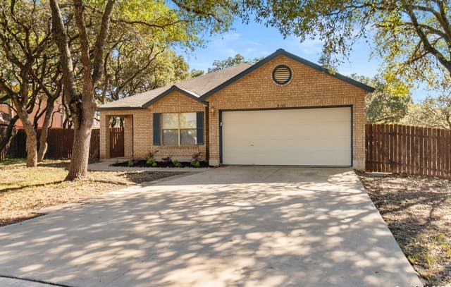 3-bedroom rental at 9150 Dover in San Antonio, TX — photo 1