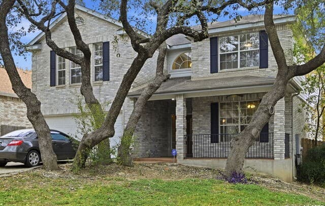 5-bedroom rental at 3617 Augusta Glade in Schertz, TX — photo 2