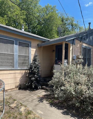 rental at 1934 Ridgewood in San Antonio, TX — photo 2