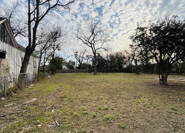 rental at 1418 Montana in San Antonio, TX — photo 3