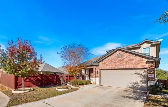 4-bedroom rental at 5903 Carriage Cape in San Antonio, TX — photo 3