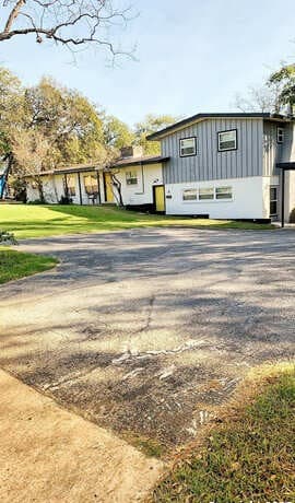 home for sale at 7602 Windsor Oaks in San Antonio TX