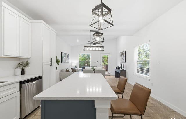 3-bedroom rental at 216 Cooper St in San Antonio, TX — photo 3