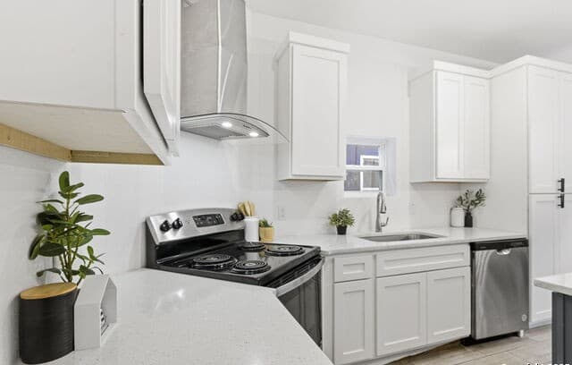 3-bedroom rental at 216 Cooper St in San Antonio, TX — photo 4