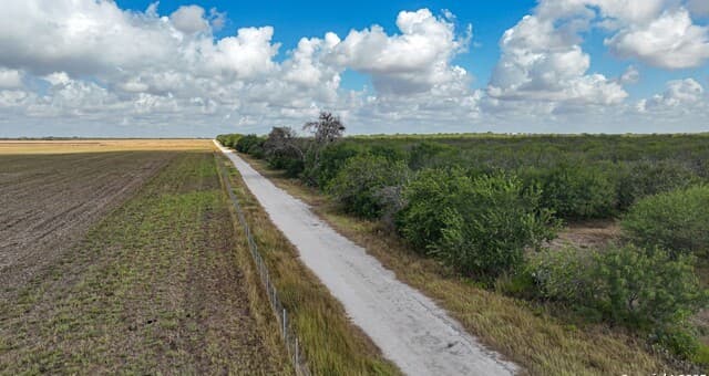 rental at 10+/- ACRES Cr 152 in Kenedy, TX — photo 5