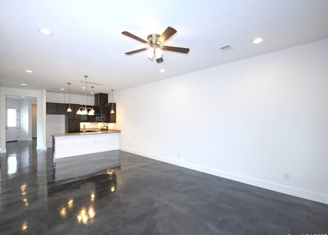 rental at 726 Arthur St. in San Antonio, TX — photo 3