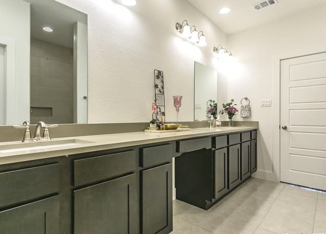 rental at 726 Arthur St. in San Antonio, TX — photo 4