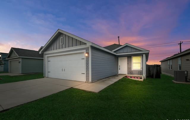 3-bedroom rental at 12047 Overton Way in San Antonio, TX — photo 1