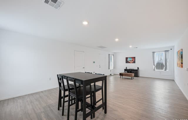 3-bedroom rental at 12003 Overton in San Antonio, TX — photo 4