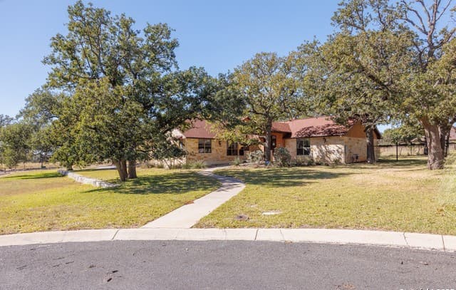 3-bedroom rental at 1200 Doe Run in Fredericksburg, TX — photo 1