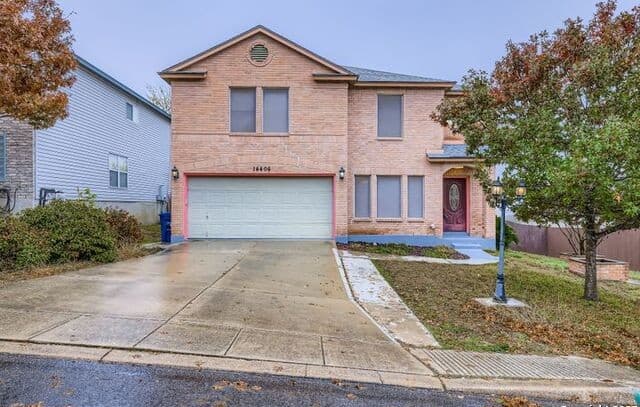 4-bedroom rental at 14406 Biltmore in Live Oak, TX — photo 1