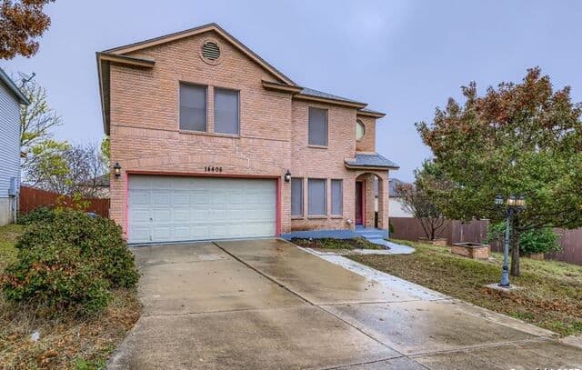 4-bedroom rental at 14406 Biltmore in Live Oak, TX — photo 2