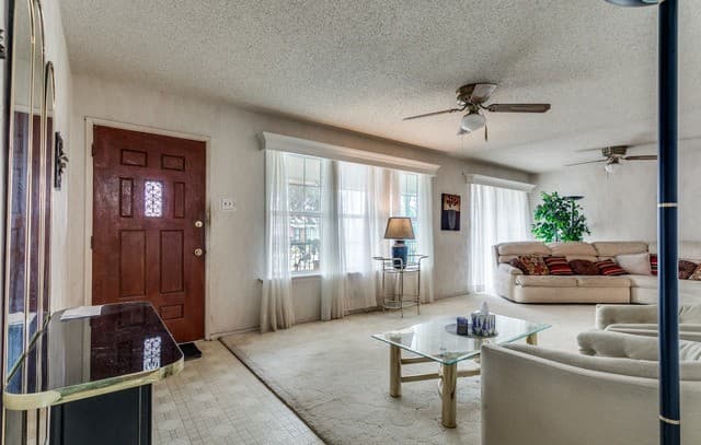 4-bedroom rental at 6825 Chert Chase in Elmendorf, TX — photo 3
