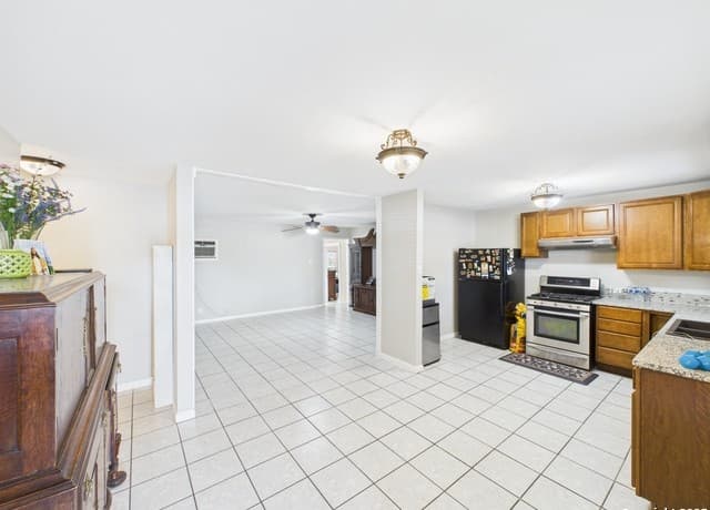 3-bedroom rental at 5530 Knoll Krest in San Antonio, TX — photo 4