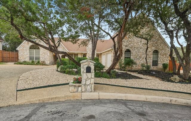 3-bedroom rental at 17306 Fountain Mist in San Antonio, TX — photo 5