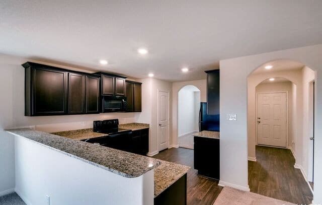 3-bedroom rental at 15202 Waterow View in Von Ormy, TX — photo 5