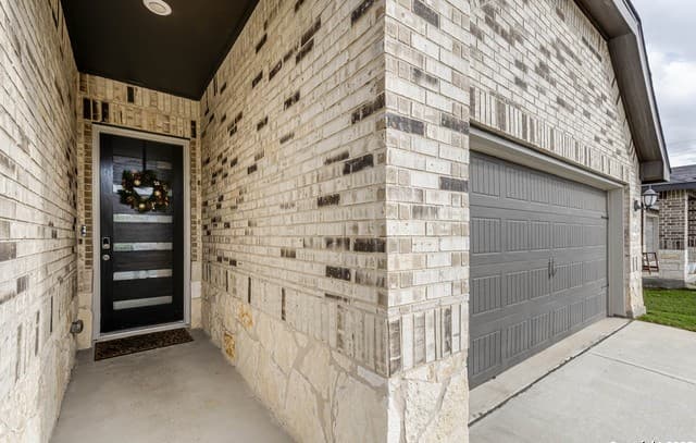 4-bedroom rental at 3012 Toscana Way in Schertz, TX — photo 3