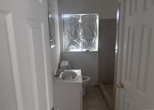 Home for sale at 130 Eastwood in San Antonio, TX — photo 4