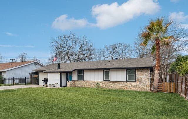 4-bedroom rental at 5891 Elm Valley in San Antonio, TX — photo 2