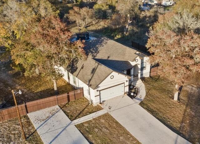 3-bedroom rental at 225 Broken Star Trail in Poteet, TX — photo 1
