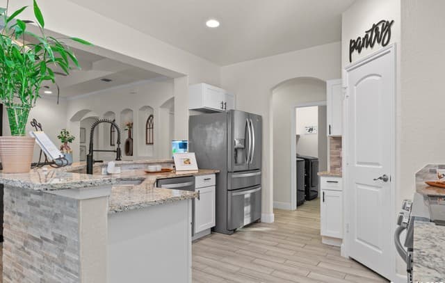 3-bedroom rental at 225 Broken Star Trail in Poteet, TX — photo 4