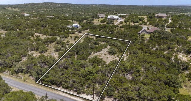 rental at 320 Mustang Lane in Spring Branch, TX — photo 3