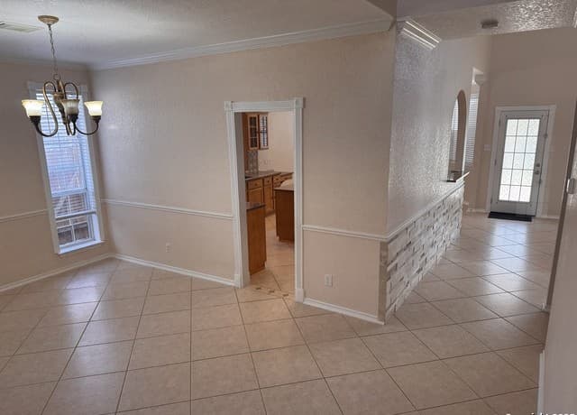 4-bedroom rental at 21427 Bubbling in San Antonio, TX — photo 4