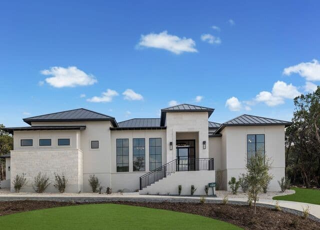 4-bedroom rental at 71 Via Aragon in San Antonio, TX — photo 1
