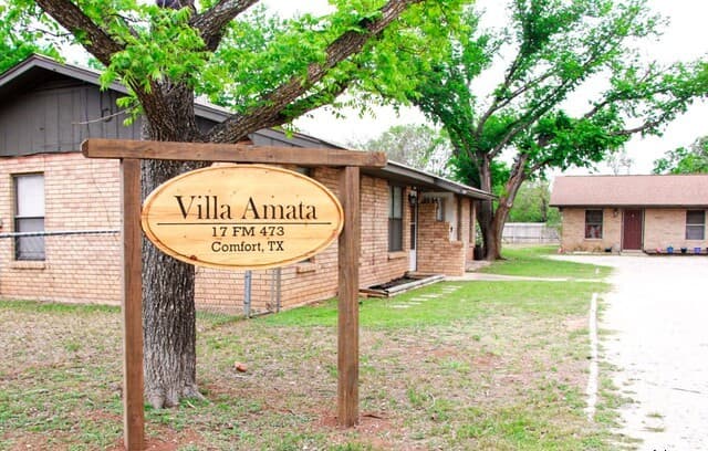 home for sale at 17 Fm 473 in Comfort TX